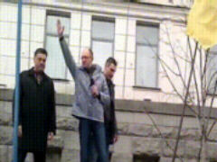 Arseni Jazenjuk mit Hitler-Gruß am 12. April 2013 in Charkow