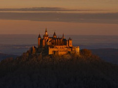 Burg Hohenzollern, Foto: mila-del-monte - Creative-Commons-Lizenz Namensnennung Nicht-Kommerziell 3.0