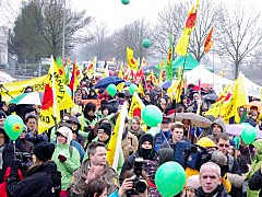 30.000 bei Protesten zum Fukushima-Jahrestag