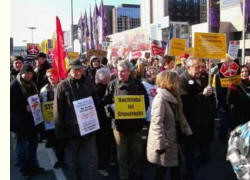 Demo am Frankfurter Flughafen, 4.02.12, Foto: Dietmar Treber