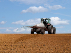 Industrielle Landwirtschaft gefhrdet Grundwasser - Foto: Gustav Hmmerle - Creative-Commons-Lizenz Nicht-Kommerziell 3.0