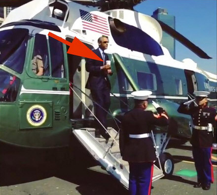 Barack Obama mit Wegwerfbecher - Foto: White House - Creative-Commons-Lizenz Namensnennung Nicht-Kommerziell 3.0