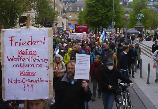 Baden-württembergischer Ostermarsch in Stuttgart am 16. April 2022 - Foto: Klaus Schramm - Creative-Commons-Lizenz Namensnennung Nicht-Kommerziell 3.0