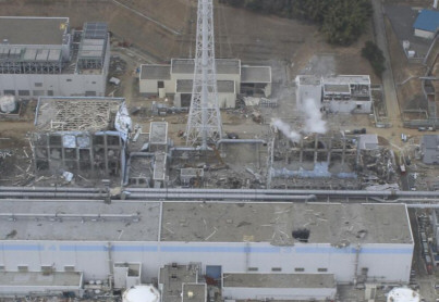 AKW Fukushima Daiichi, Reaktor III, Blick vom Meer Richtung Land