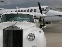 Statussymbole Rolls-Royce und Jet - Foto: Born2fly - Creative-Commons-Lizenz Namensnennung Nicht-Kommerziell 3.0