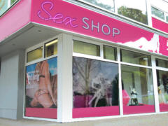 Sex-Shop - Grafik: Samy - Creative-Commons-Lizenz Nicht-Kommerziell 3.0
